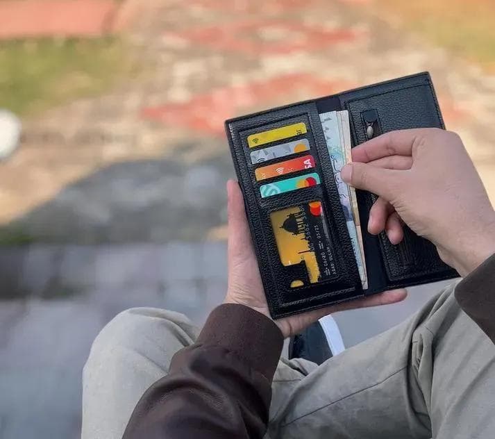 Affordable Men’s Honey Design Leather Tri-Fold Wallet – Slim & Stylish Pocket-Size Wallet (Black, Brown, Beige)