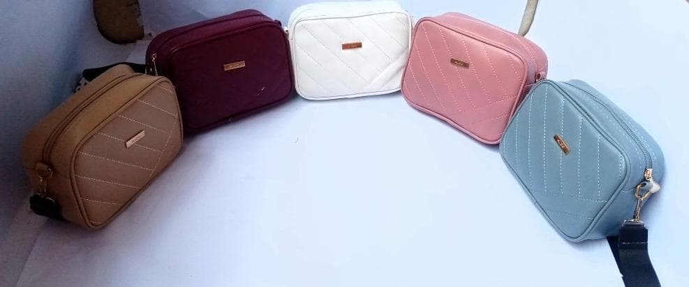 Quilted Women's Crossbody Bag - Small PU Leather Designer Handbag with Chain Strap