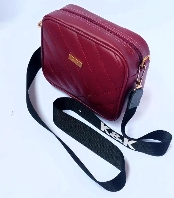 Quilted Women's Crossbody Bag - Small PU Leather Designer Handbag with Chain Strap