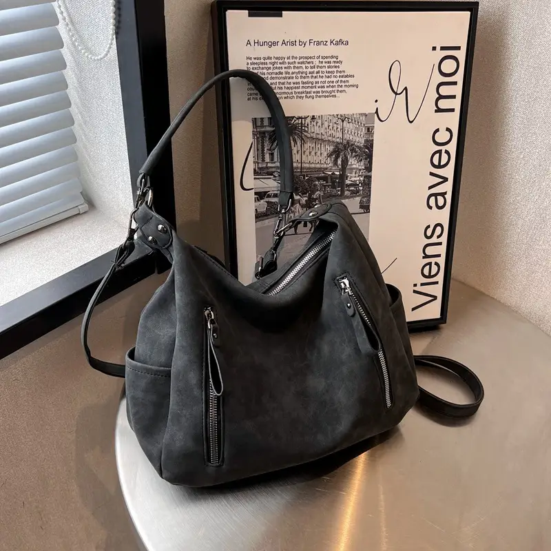 Stylish Women's Black Crossbody Bag in Pakistan – Adjustable Strap