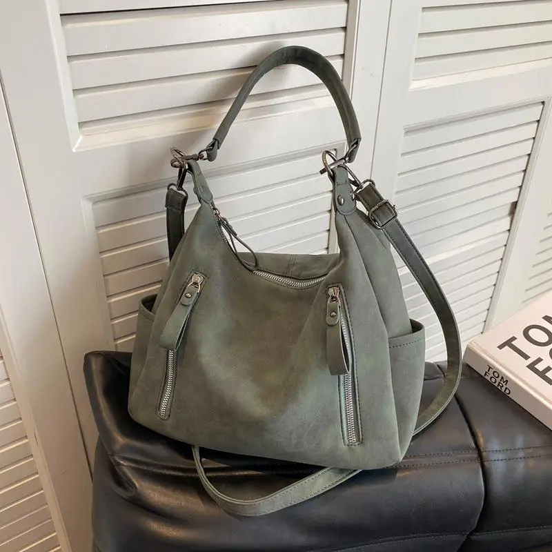 Stylish Women's Black Crossbody Bag in Pakistan – Adjustable Strap